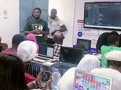 What is Front-End without coding, the class is being introduced to coding by Abbas Jodah