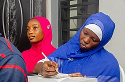 Tech sisters, aspiring Front-End Web Developer